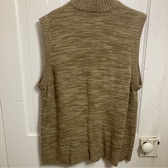 Womens sweater vest size large - Picture 2 of 3